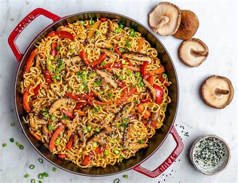 How does Shitake and Scallion Lo Mein fit into your Daily Goals - calories, carbs, nutrition