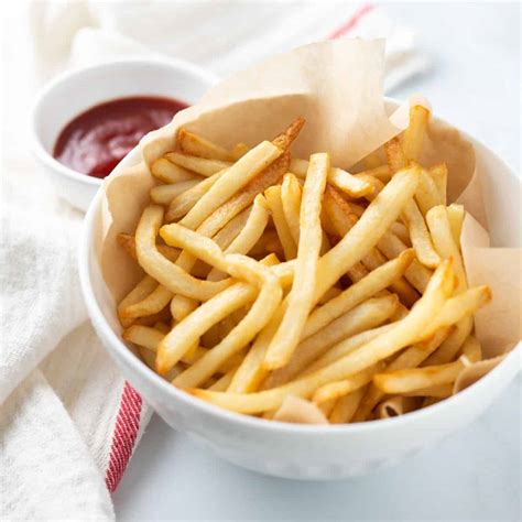 How does Shoestring French Fries fit into your Daily Goals - calories, carbs, nutrition