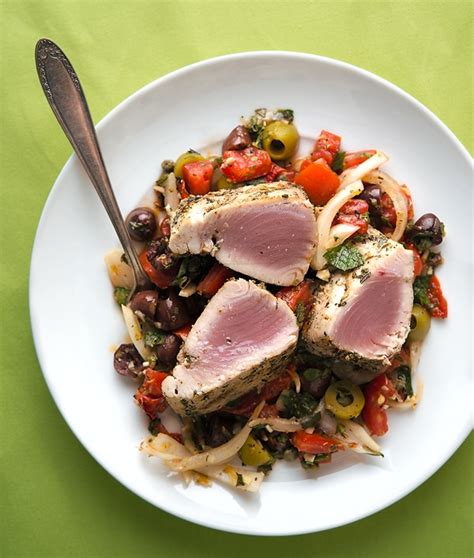 How does Sicilian Tuna Lavosh fit into your Daily Goals - calories, carbs, nutrition