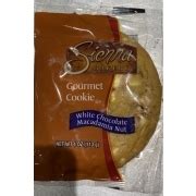 How does Sienna Bakery White Chocolate Macadamia Nut Cookies fit into your Daily Goals - calories, carbs, nutrition