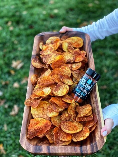 How does Signature Cajun Potato Chips fit into your Daily Goals - calories, carbs, nutrition