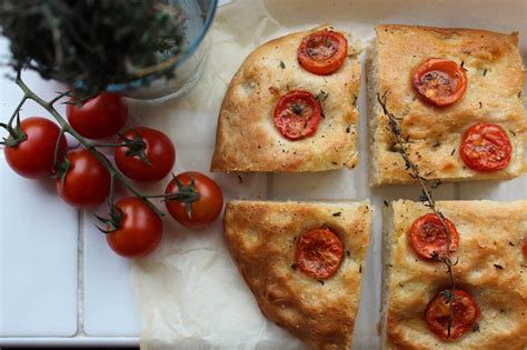 How does Simply Fresh Italian on Focaccia fit into your Daily Goals - calories, carbs, nutrition