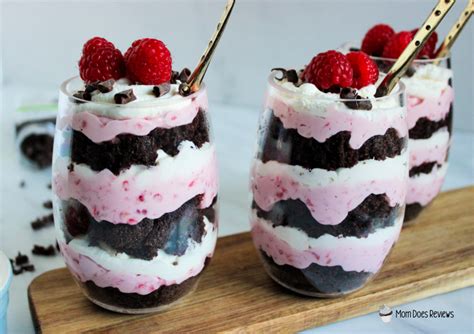 How does Simply Fresh Large Chocolate Raspberry Parfait fit into your Daily Goals - calories, carbs, nutrition