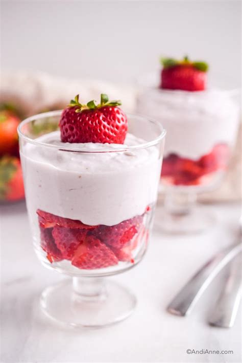 How does Simply Fresh Small Strawberries and Cream Parfait fit into your Daily Goals - calories, carbs, nutrition