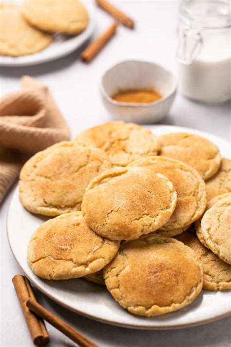 How does Simply Fresh Snickerdoodles fit into your Daily Goals - calories, carbs, nutrition