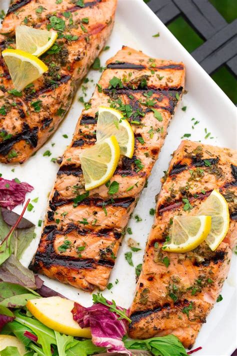 How does Simply Grilled Lemon Salmon Platter fit into your Daily Goals - calories, carbs, nutrition