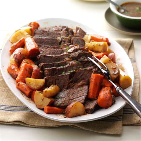 How does Simply to Go Pot Roast Dinner fit into your Daily Goals - calories, carbs, nutrition