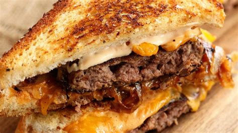 How does Single Steak Burger with Cheese fit into your Daily Goals - calories, carbs, nutrition