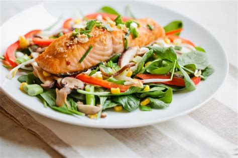 How does Sizzling Salad with Salmon fit into your Daily Goals - calories, carbs, nutrition