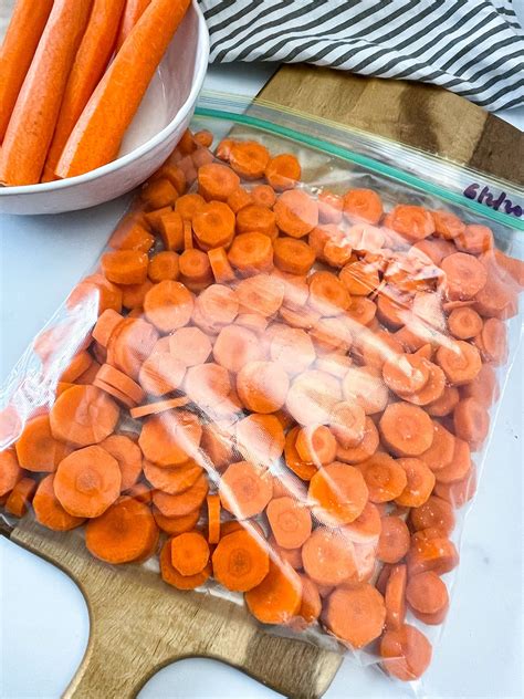 How does Sliced Carrots, Frozen fit into your Daily Goals - calories, carbs, nutrition