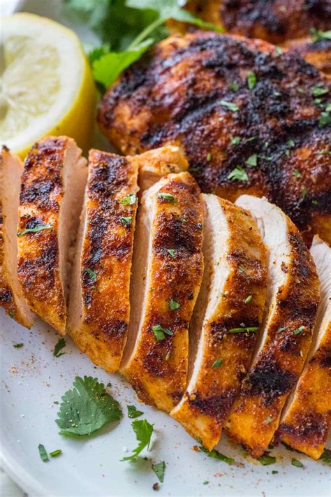 How does Sliced Grilled Chicken fit into your Daily Goals - calories, carbs, nutrition