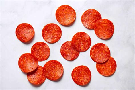 How does Sliced Pepperoni (62331.14) fit into your Daily Goals - calories, carbs, nutrition