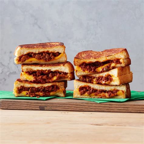 How does Sloppy Joe Grilled Cheese fit into your Daily Goals - calories, carbs, nutrition