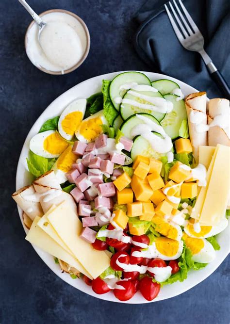 How does Small Chef Salad w/Ranch Dressing fit into your Daily Goals - calories, carbs, nutrition