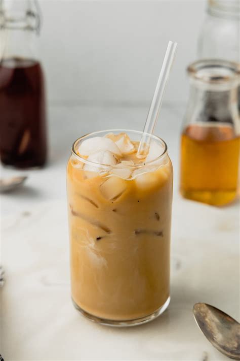 How does Small Vanilla Iced Coffee fit into your Daily Goals - calories, carbs, nutrition