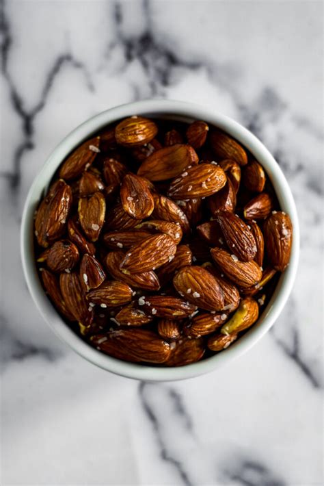 How does Smoked Almonds fit into your Daily Goals - calories, carbs, nutrition