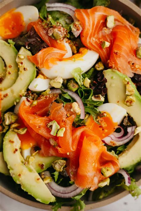 How does Smoked Salmon Salad (27134.6) fit into your Daily Goals - calories, carbs, nutrition