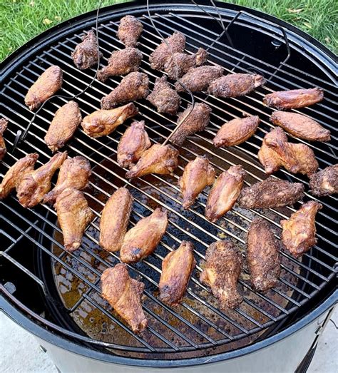 How does Smoked Wings fit into your Daily Goals - calories, carbs, nutrition