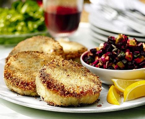 How does Smoked mackerel fishcake with a vegetable salsa fit into your Daily Goals - calories, carbs, nutrition