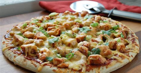 How does Smokehouse Chicken Pizza - cut 8 fit into your Daily Goals - calories, carbs, nutrition