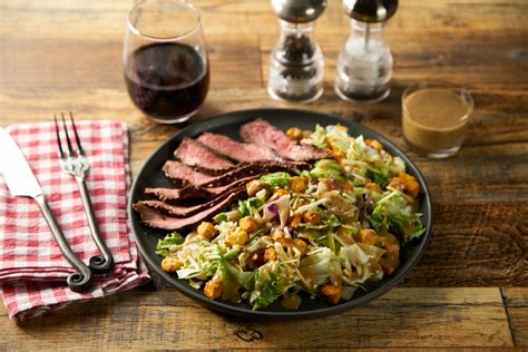 How does Smokehouse Chopped Salad fit into your Daily Goals - calories, carbs, nutrition