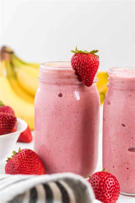 How does Smoothie Strawberry Banana 16 fl oz fit into your Daily Goals - calories, carbs, nutrition