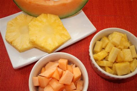 How does Snack Cup Melon Pineapple & Strawberries fit into your Daily Goals - calories, carbs, nutrition