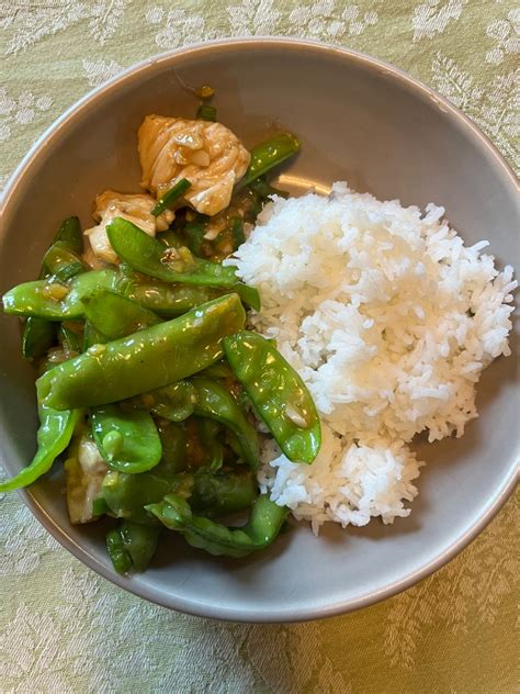 How does Snow Peas Stir Fry Cantonese 1/2 Cup fit into your Daily Goals - calories, carbs, nutrition