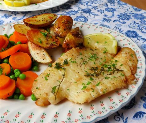 How does Sole Fillets fit into your Daily Goals - calories, carbs, nutrition