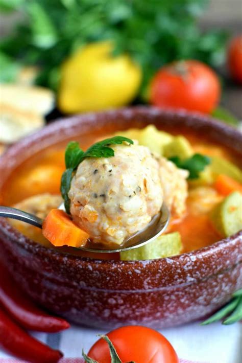 How does Sope de Albondigas fit into your Daily Goals - calories, carbs, nutrition