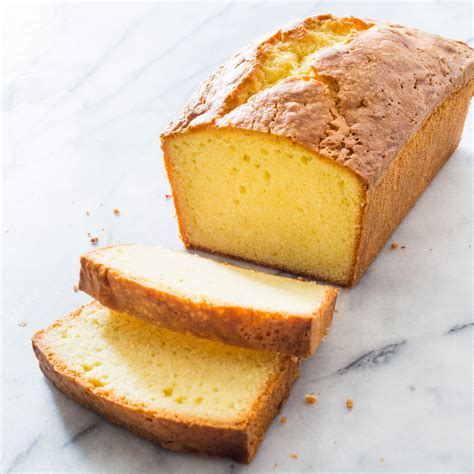 How does Sour Cream Pound Cake fit into your Daily Goals - calories, carbs, nutrition