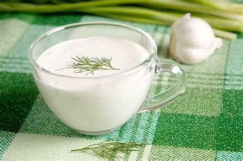 How does Sour Cream Sauce fit into your Daily Goals - calories, carbs, nutrition