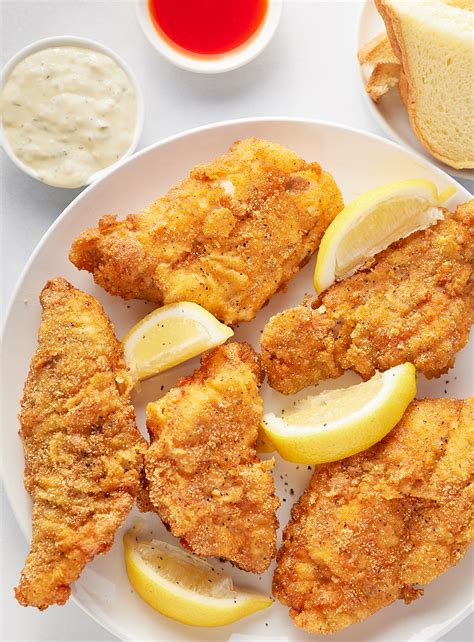 How does Southern Fried Catfish Plate fit into your Daily Goals - calories, carbs, nutrition