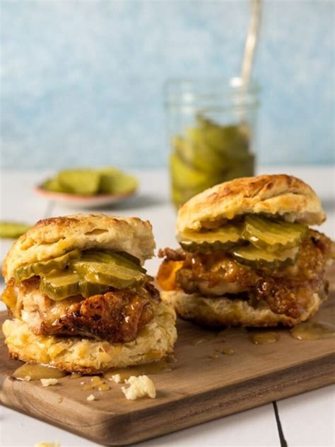 How does Southern Style Chicken Biscuit fit into your Daily Goals - calories, carbs, nutrition