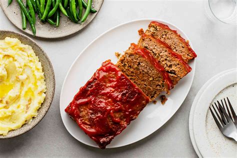 How does Southern-Style Meat Loaf fit into your Daily Goals - calories, carbs, nutrition