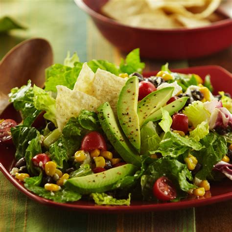 How does Southwest Caesar Salad Cerner fit into your Daily Goals - calories, carbs, nutrition