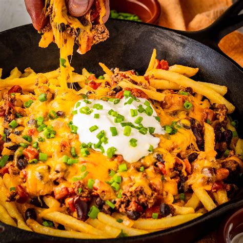 How does Southwest Chili Cheese Fries fit into your Daily Goals - calories, carbs, nutrition