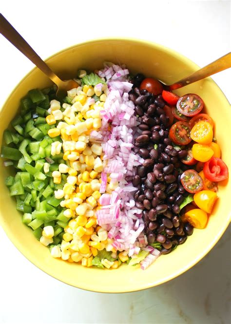 How does Southwest Chopped Salad fit into your Daily Goals - calories, carbs, nutrition