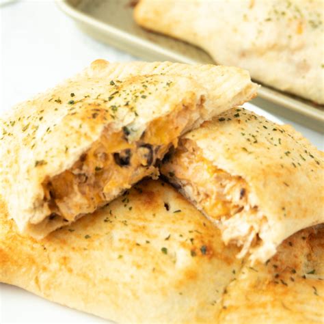 How does Southwest Pork Calzone fit into your Daily Goals - calories, carbs, nutrition