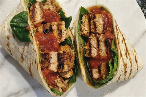 How does Southwestern Grilled Chicken Wrap fit into your Daily Goals - calories, carbs, nutrition