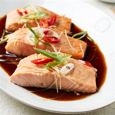 How does Soy Ginger Salmon Steamer fit into your Daily Goals - calories, carbs, nutrition