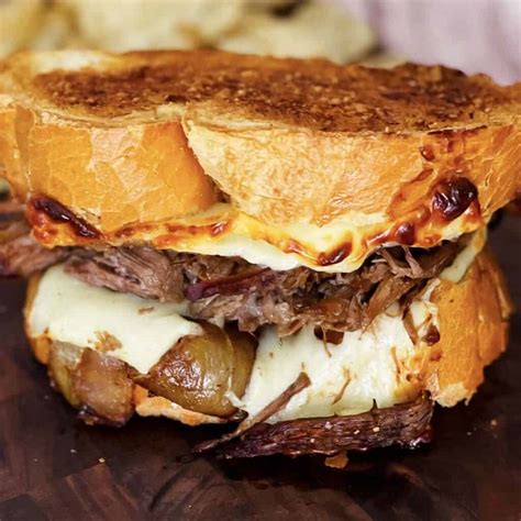 How does Spanish Pot Roast Sandwich fit into your Daily Goals - calories, carbs, nutrition