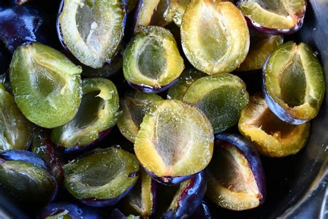 How does Spiced Laquered Plums (27568.1) fit into your Daily Goals - calories, carbs, nutrition