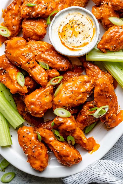 How does Spicy Buffalo Chicken Wings fit into your Daily Goals - calories, carbs, nutrition