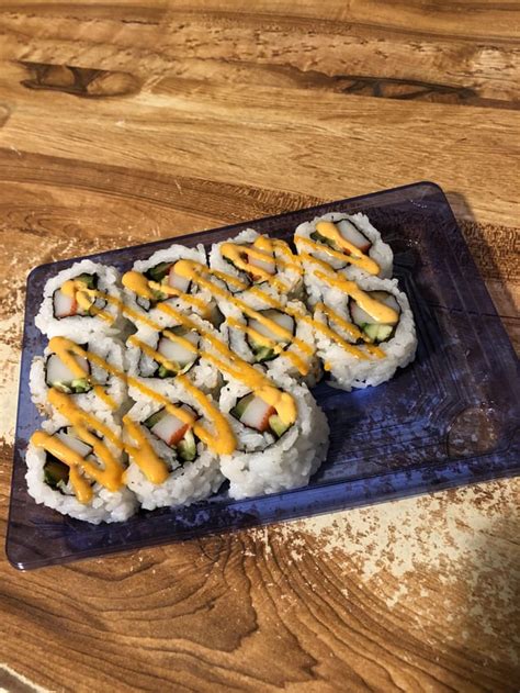 How does Spicy California Roll fit into your Daily Goals - calories, carbs, nutrition