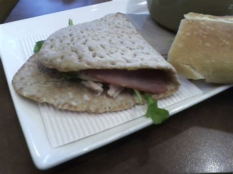 How does Spicy Ham and Swiss Flatbread Melt fit into your Daily Goals - calories, carbs, nutrition