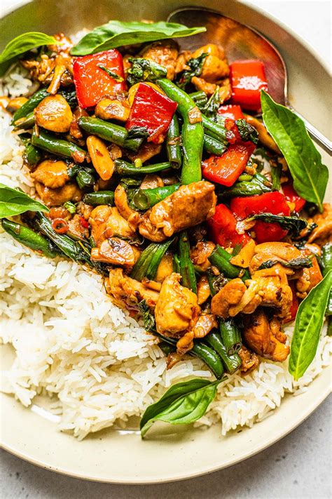 How does Spicy Thai Basil Chicken with Cilantro Brown Rice fit into your Daily Goals - calories, carbs, nutrition