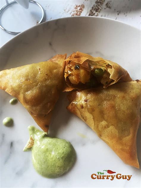 How does Spicy Vegetable Samosa fit into your Daily Goals - calories, carbs, nutrition