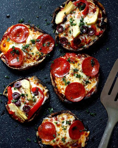 How does Spinach Portobello Pizza fit into your Daily Goals - calories, carbs, nutrition