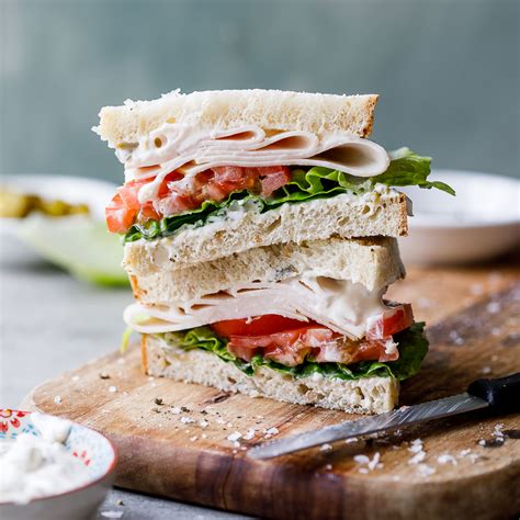 How does Sriracha Smoked Chicken Sandwich fit into your Daily Goals - calories, carbs, nutrition